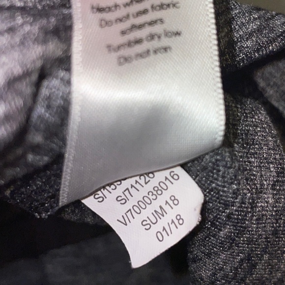 EUC Athleta Excursion Skort Grey Athleisure Activewear Size Small - Picture 7 of 9